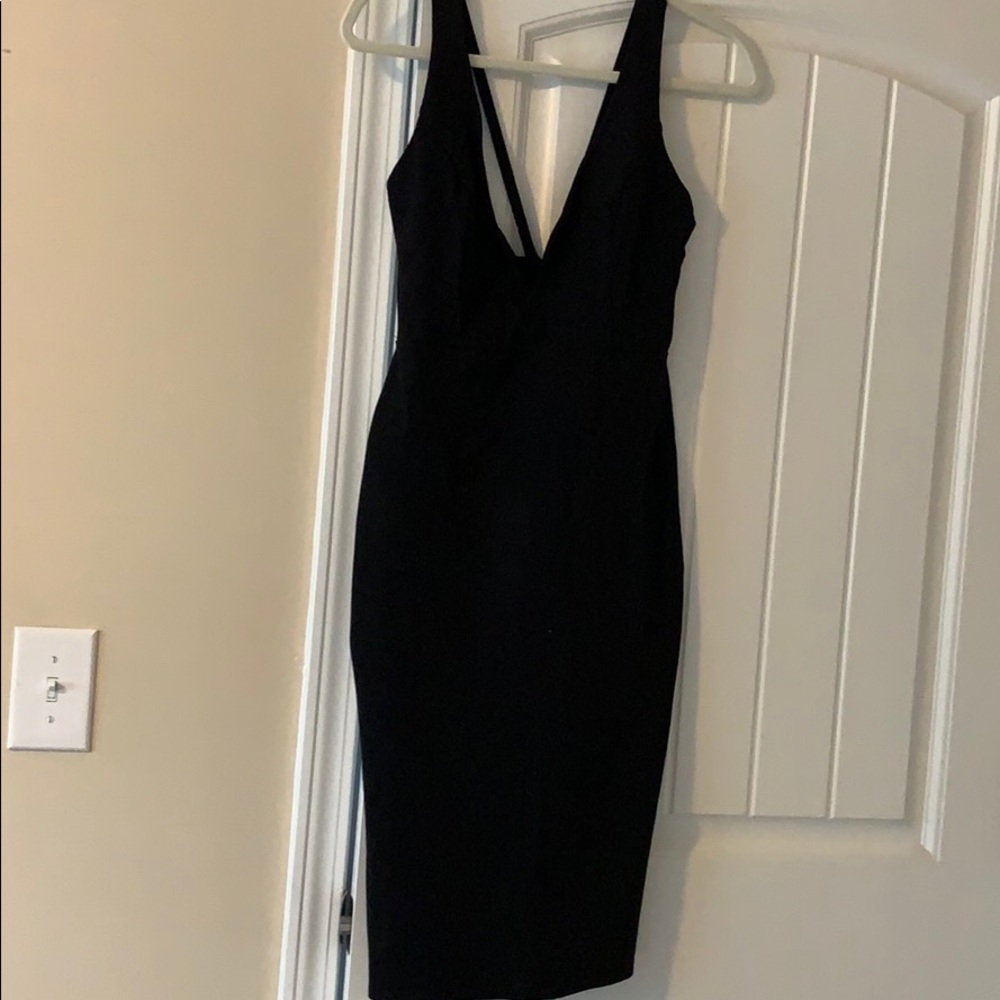 Black V-neck Sleeveless strap evening dress